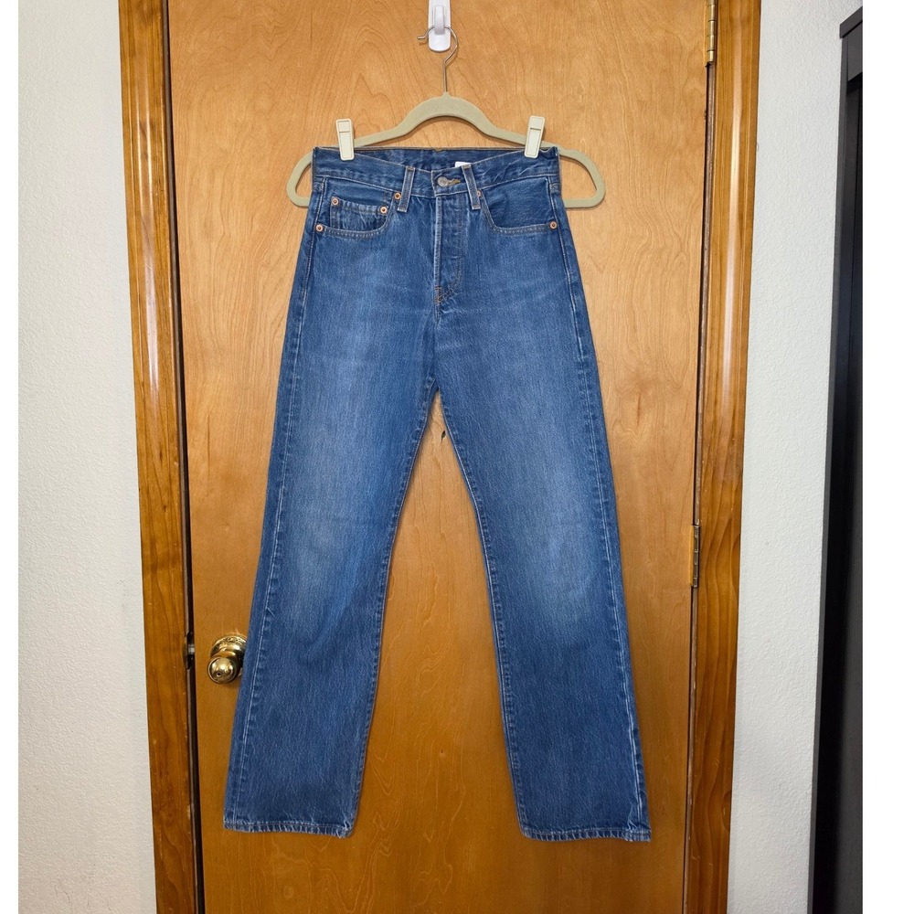 Levis 501 Original Fit Medium Wash Blue Straight Leg Button Fly Denim 26x31